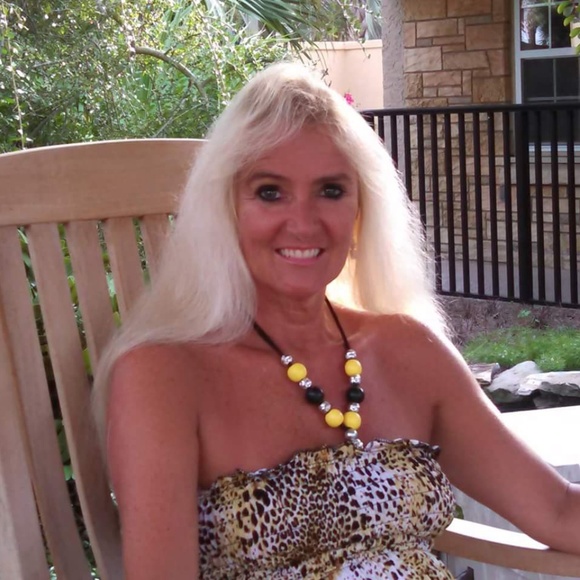 Meet your Posher - Picture 1 of 8